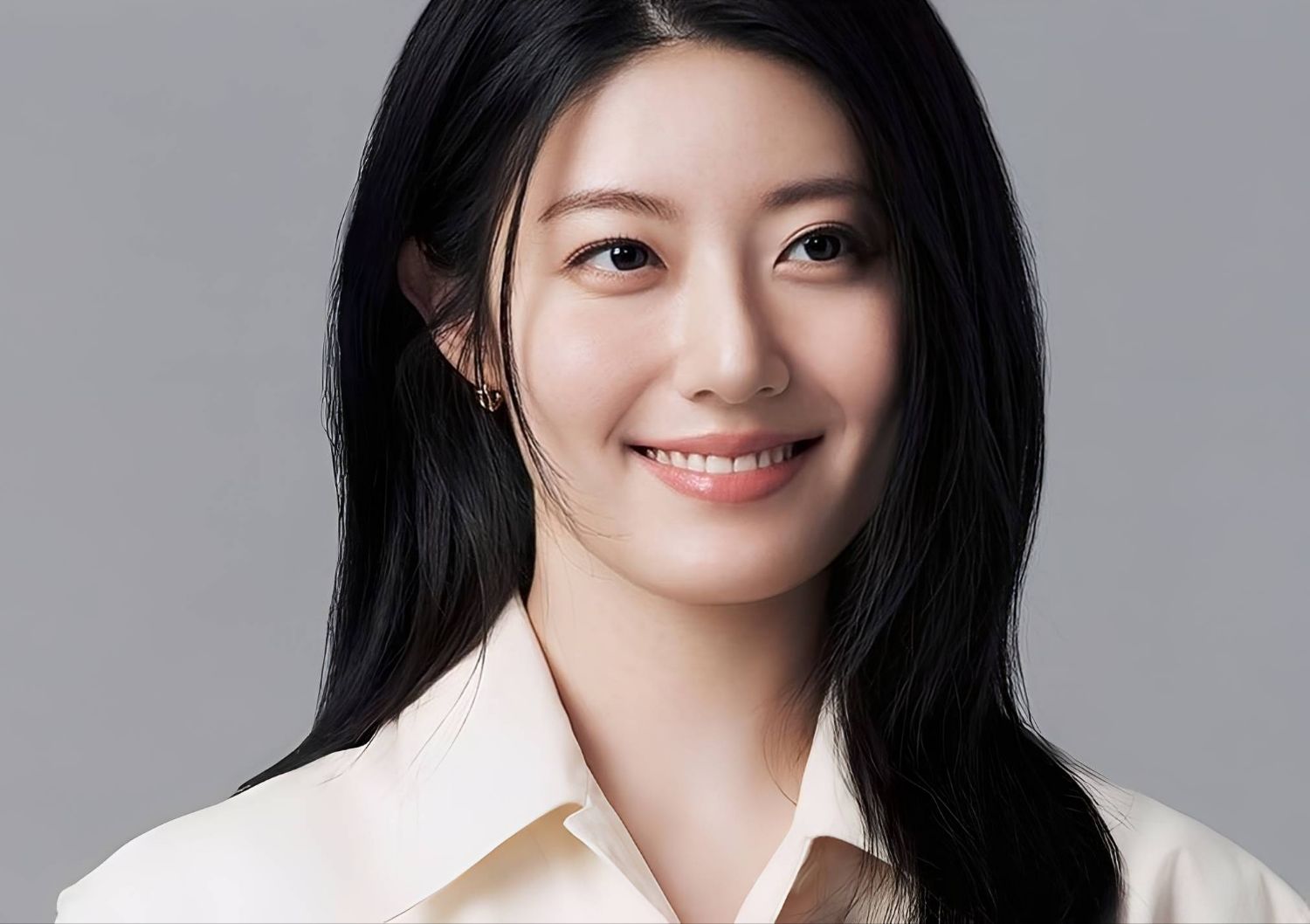 Behind-the-scenes cut of Nam Jihyeon