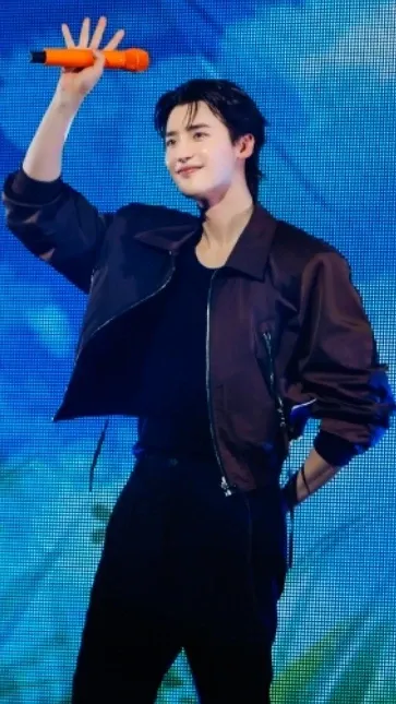 Representative background image loved by Lee Jongsuk fandom
