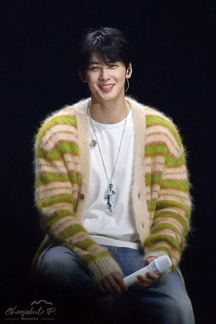Latest photo of Cha Eunwoo