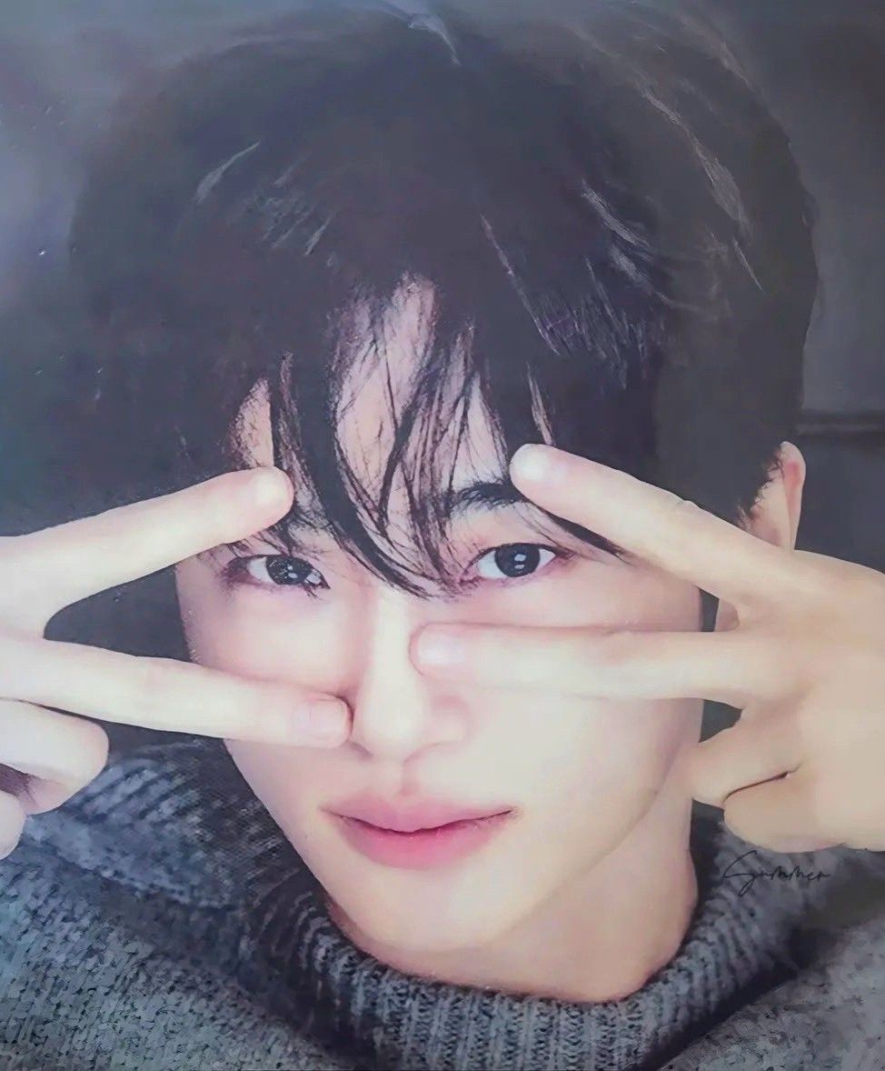 A moment captured by a fan of Byeon Wooseok