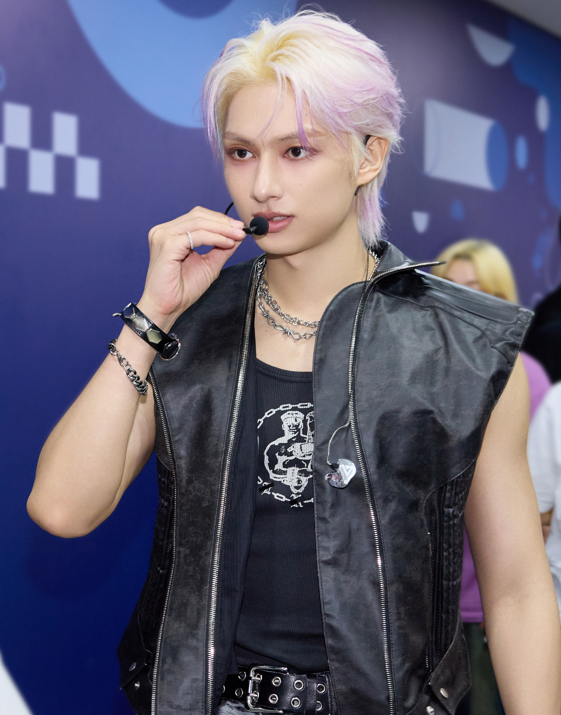 Behind-the-scenes cut of Wen Junhui
