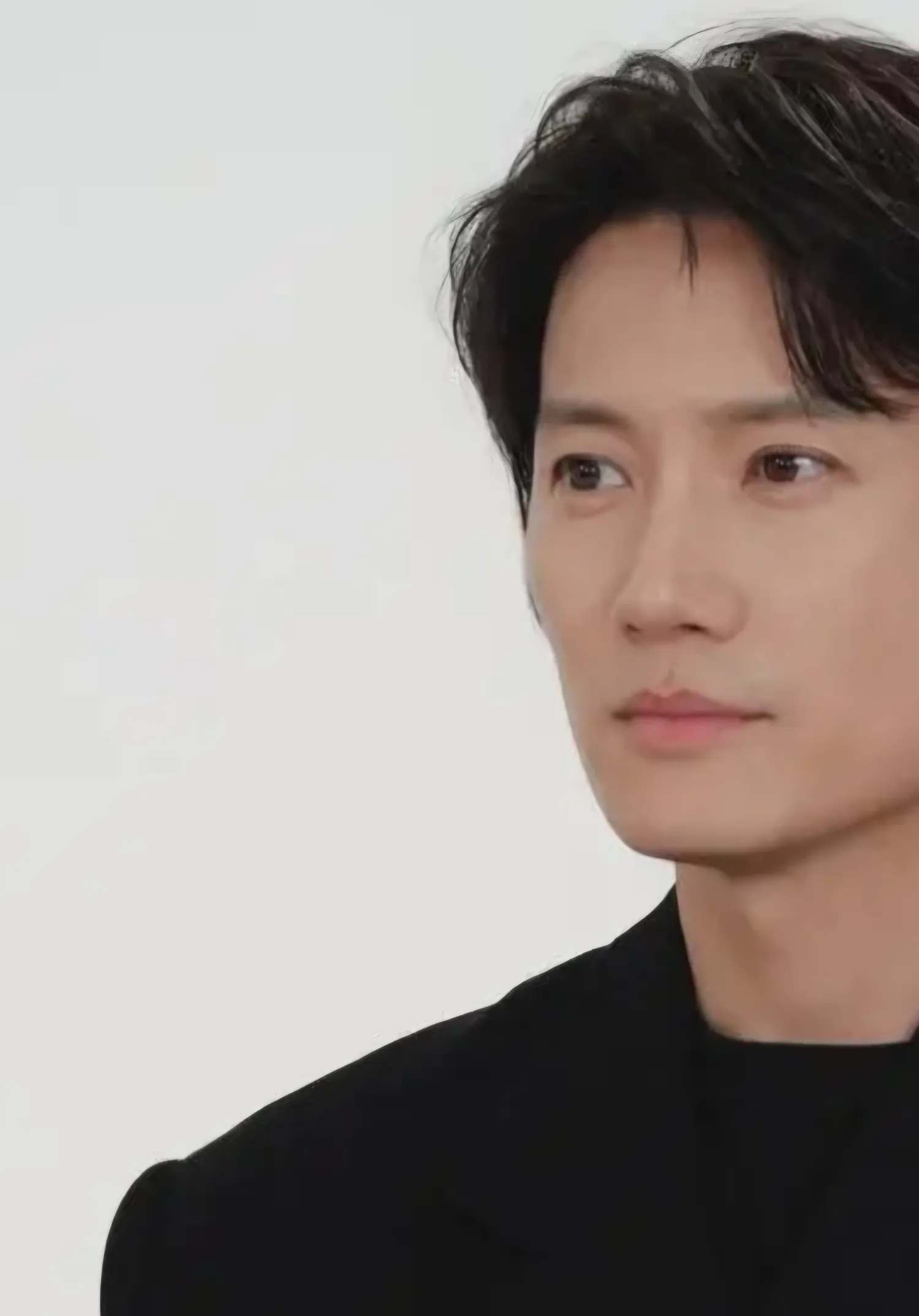 Recent activity shot of Ji Sung