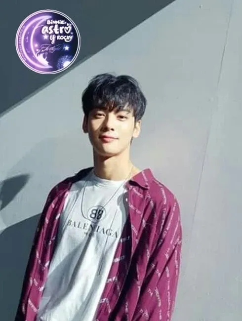 Latest photo of Cha Eunwoo