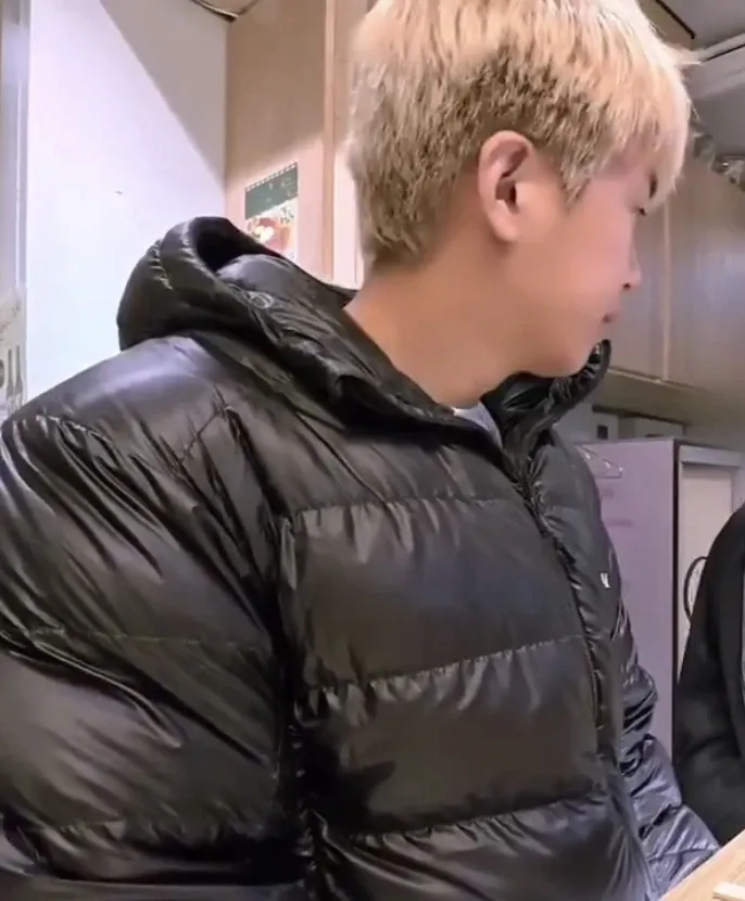 Behind-the-scenes cut of Lim Youngwoong