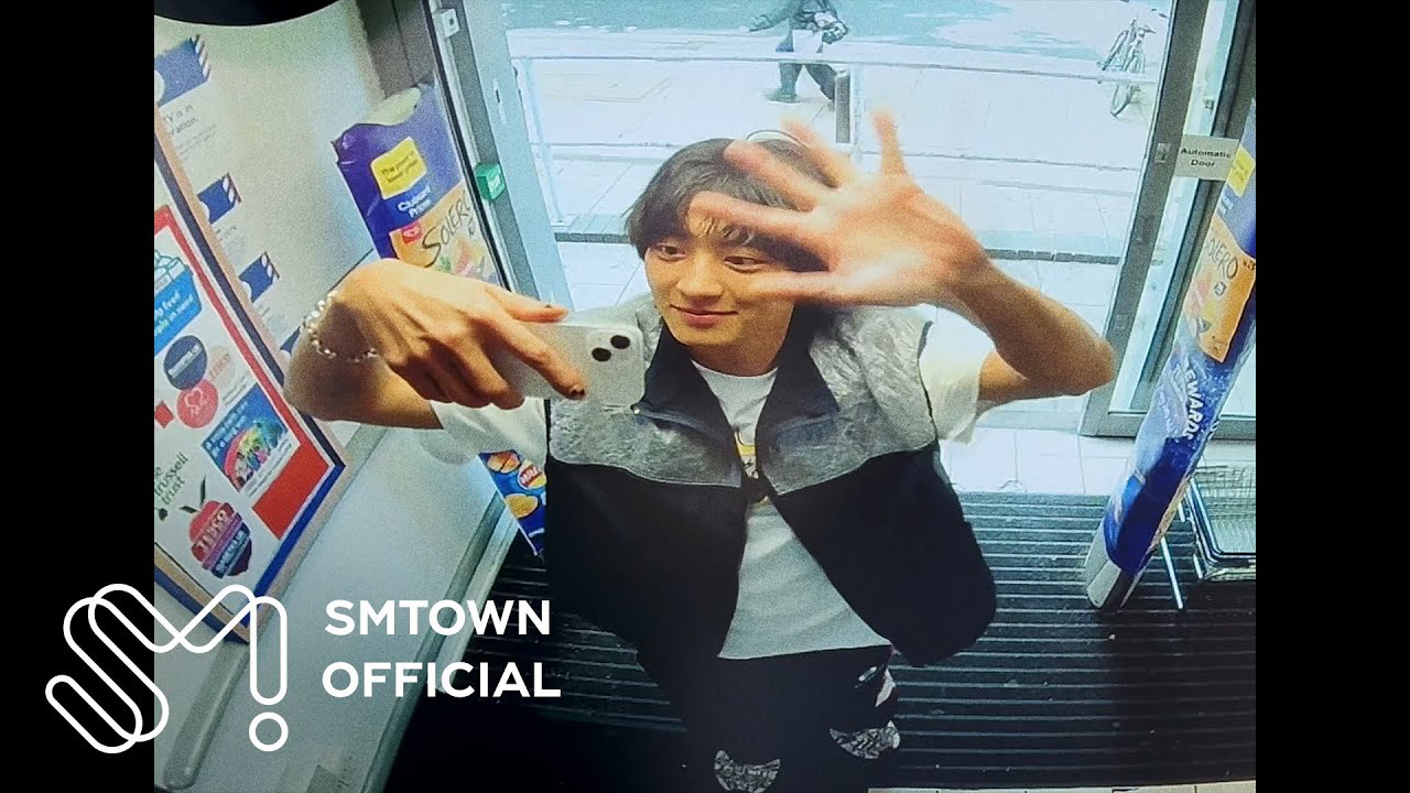 Behind-the-scenes cut of Chanyeol