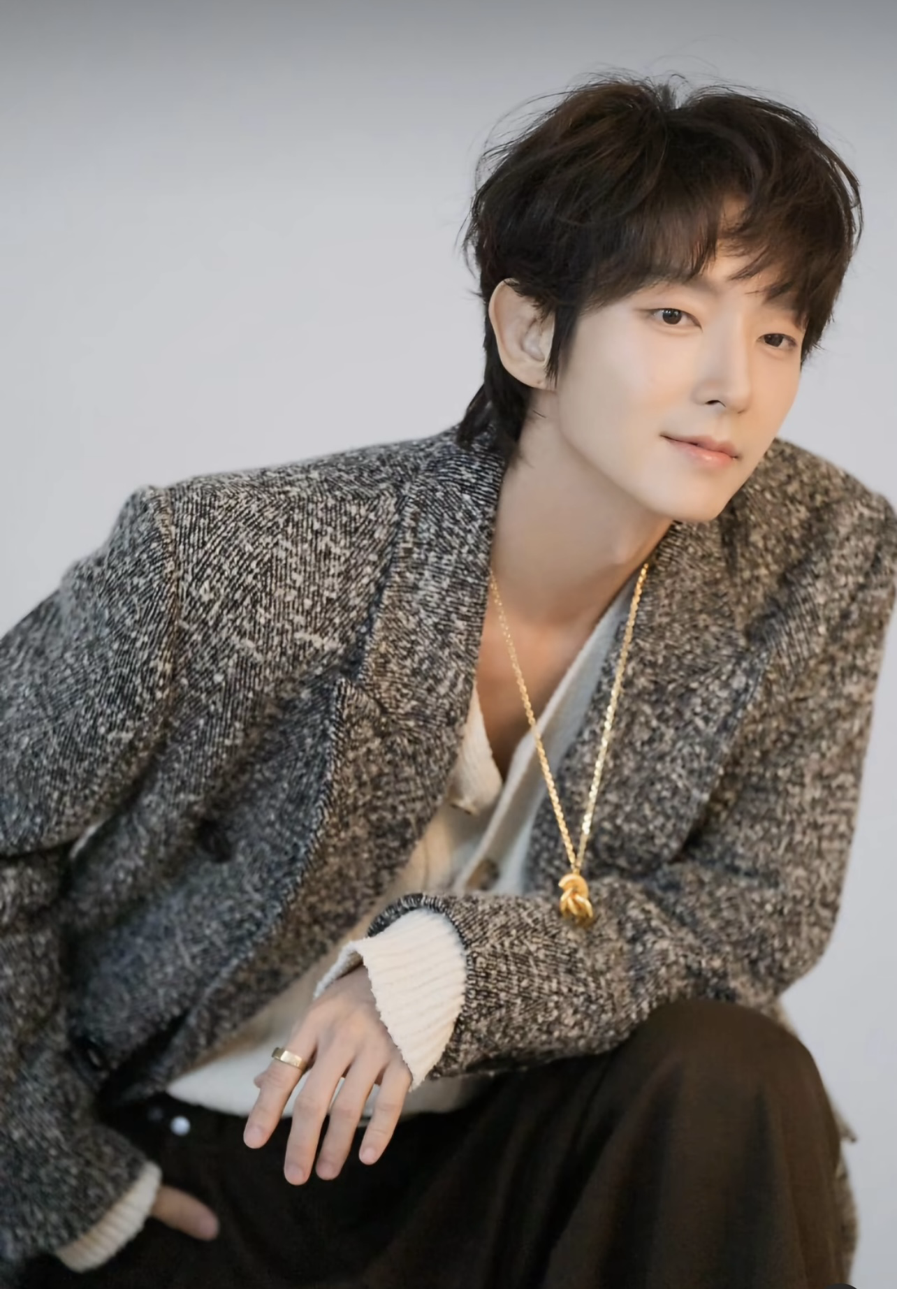 Behind-the-scenes cut of Lee Joongi