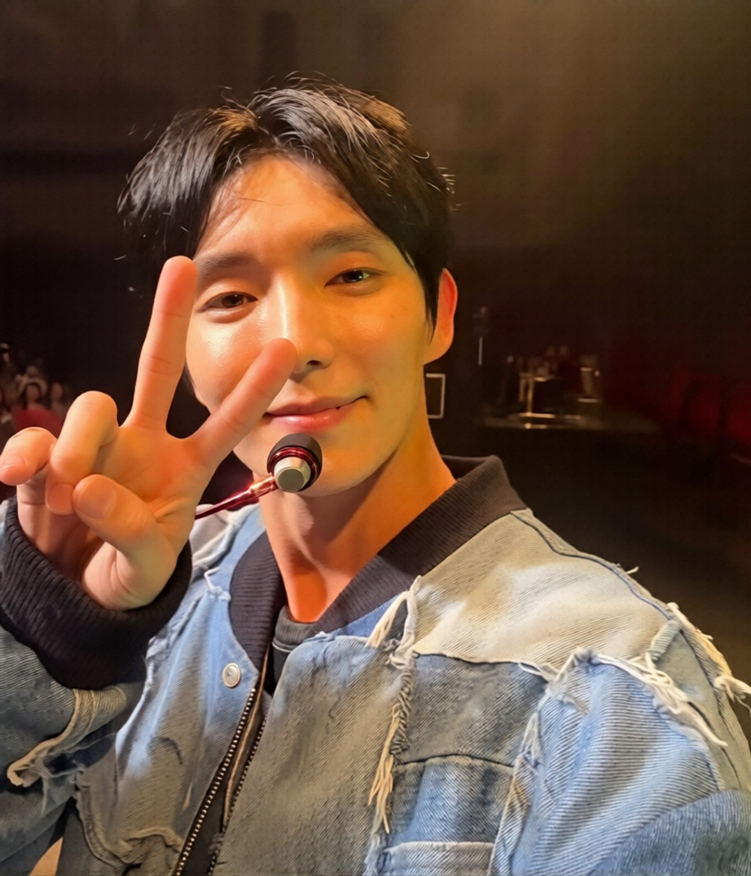 Behind-the-scenes cut of Lee Joongi