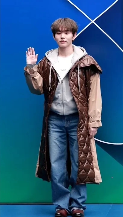 Lee Byeongchan background image recommended by Choeaedol Celeb fandom