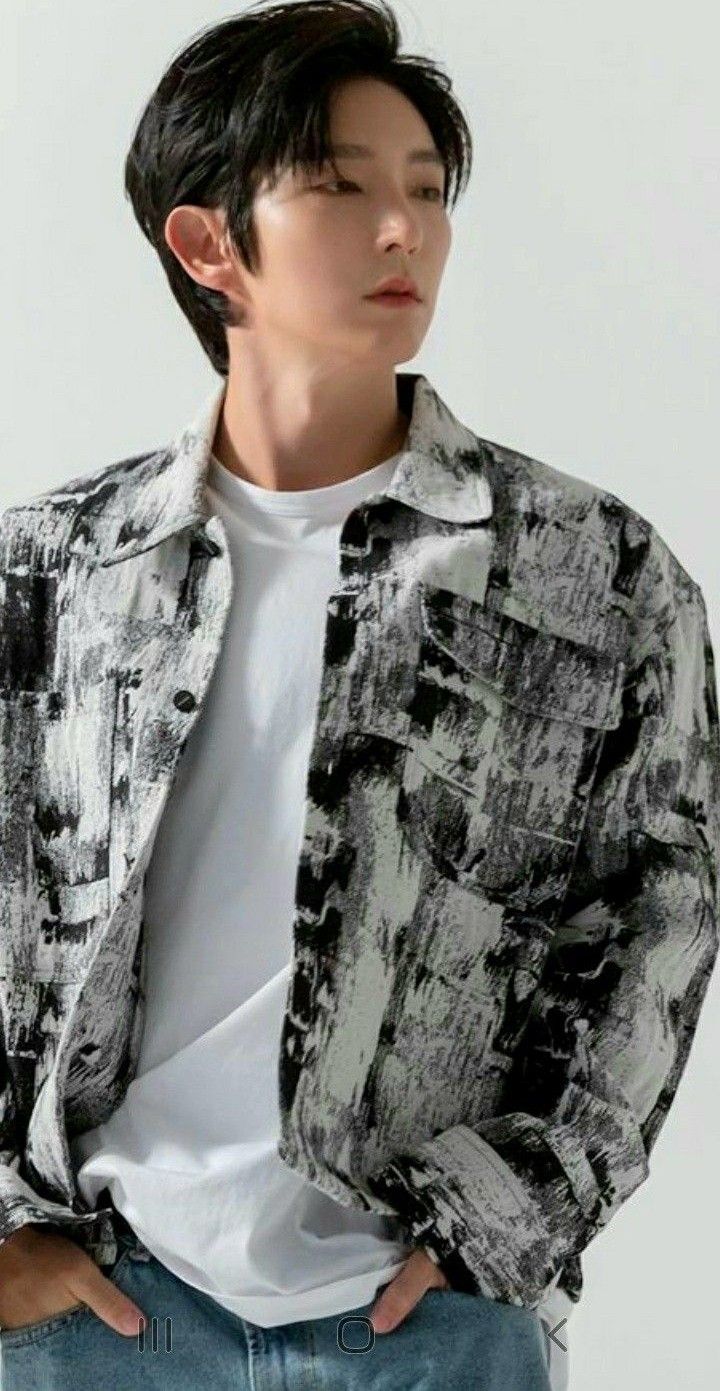 Behind-the-scenes cut of Lee Joongi