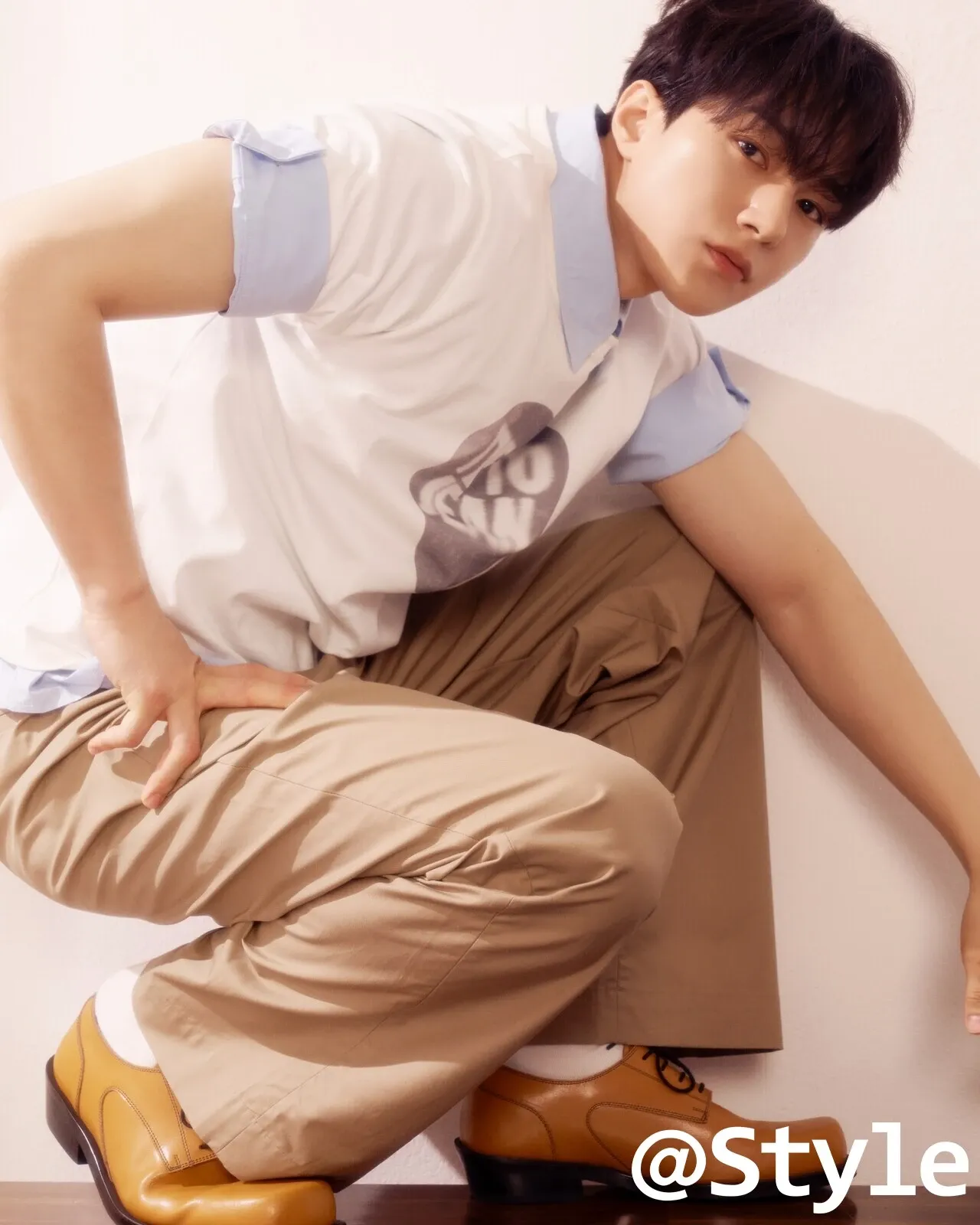Recent activity shot of Kim Myungsoo (L)