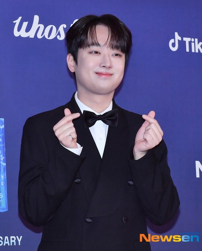 Behind-the-scenes cut of Lee Chanwon