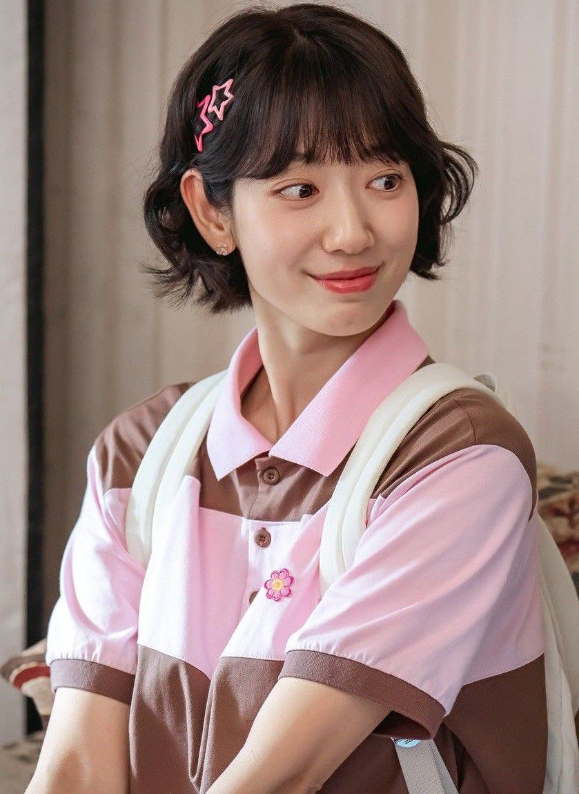 Behind-the-scenes cut of Park Shinhye