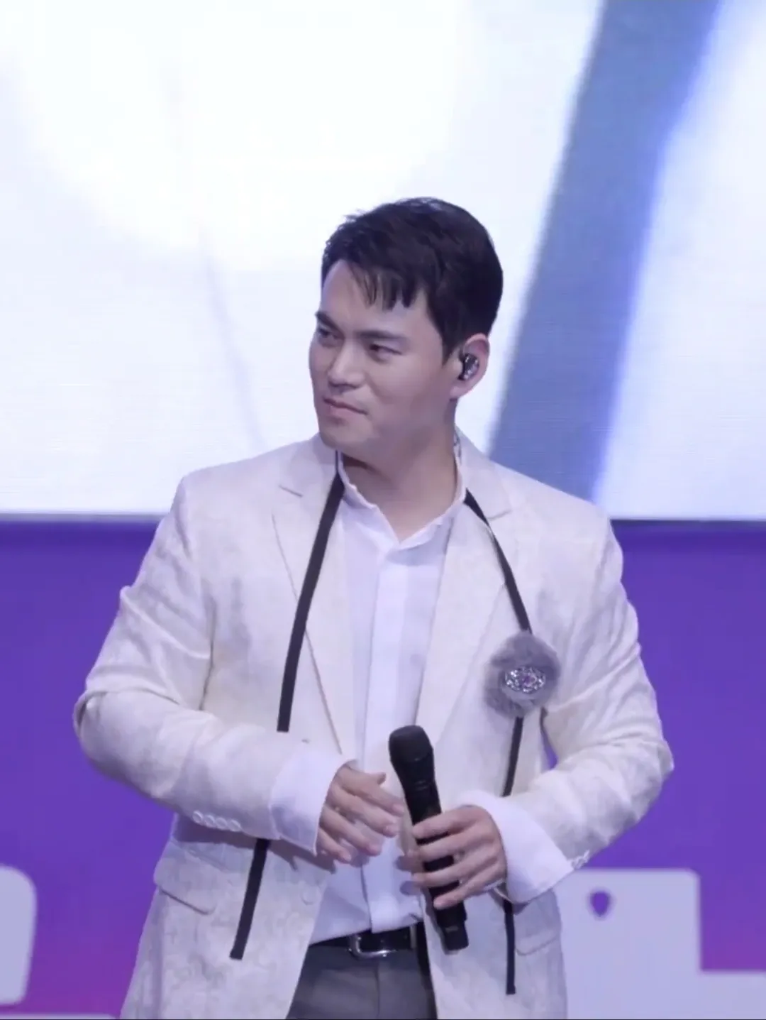 Behind-the-scenes cut of Cheonrokdam