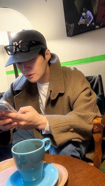 Special wallpaper made by Kim Seonho's fans