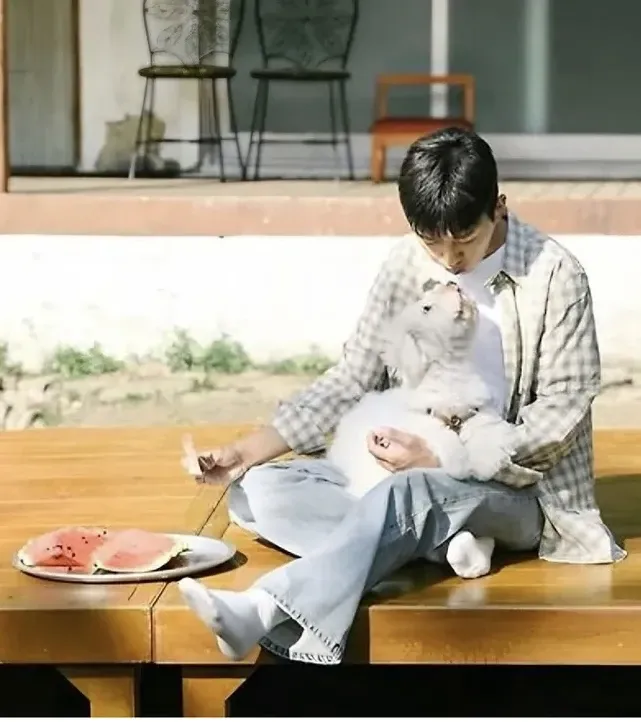 Cuplikan di balik layar dari Lim Youngwoong