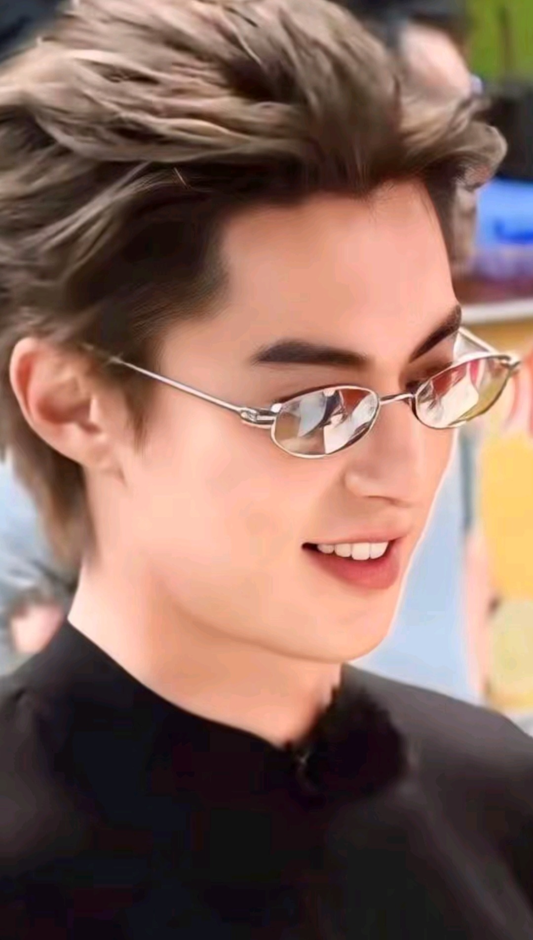 A moment captured by a fan of Dylan Wang