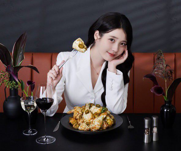 Foto kegiatan terbaru dari IU