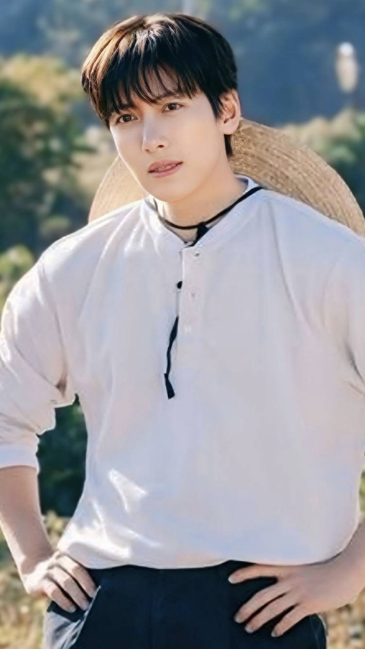 Today's popular wallpaper in Ji Changwook community