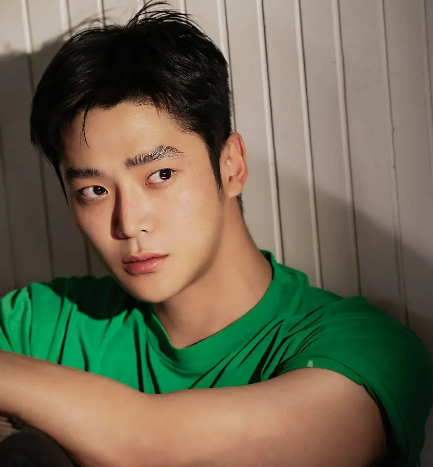 Cuplikan di balik layar dari Rowoon