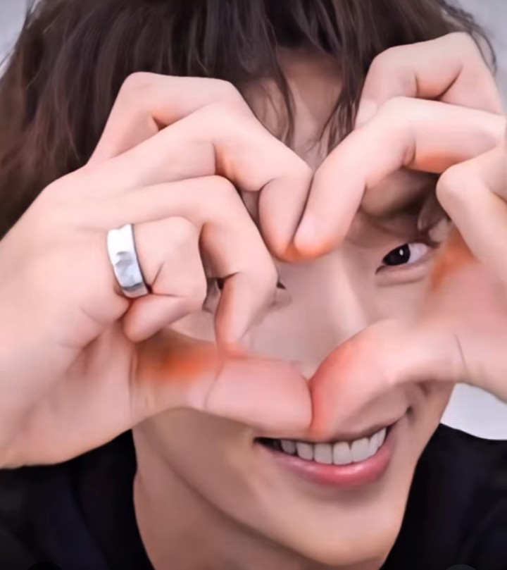 A moment captured by a fan of Lee Joongi