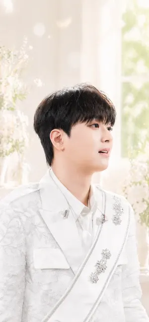 Special wallpaper made by Lee Chanwon's fans