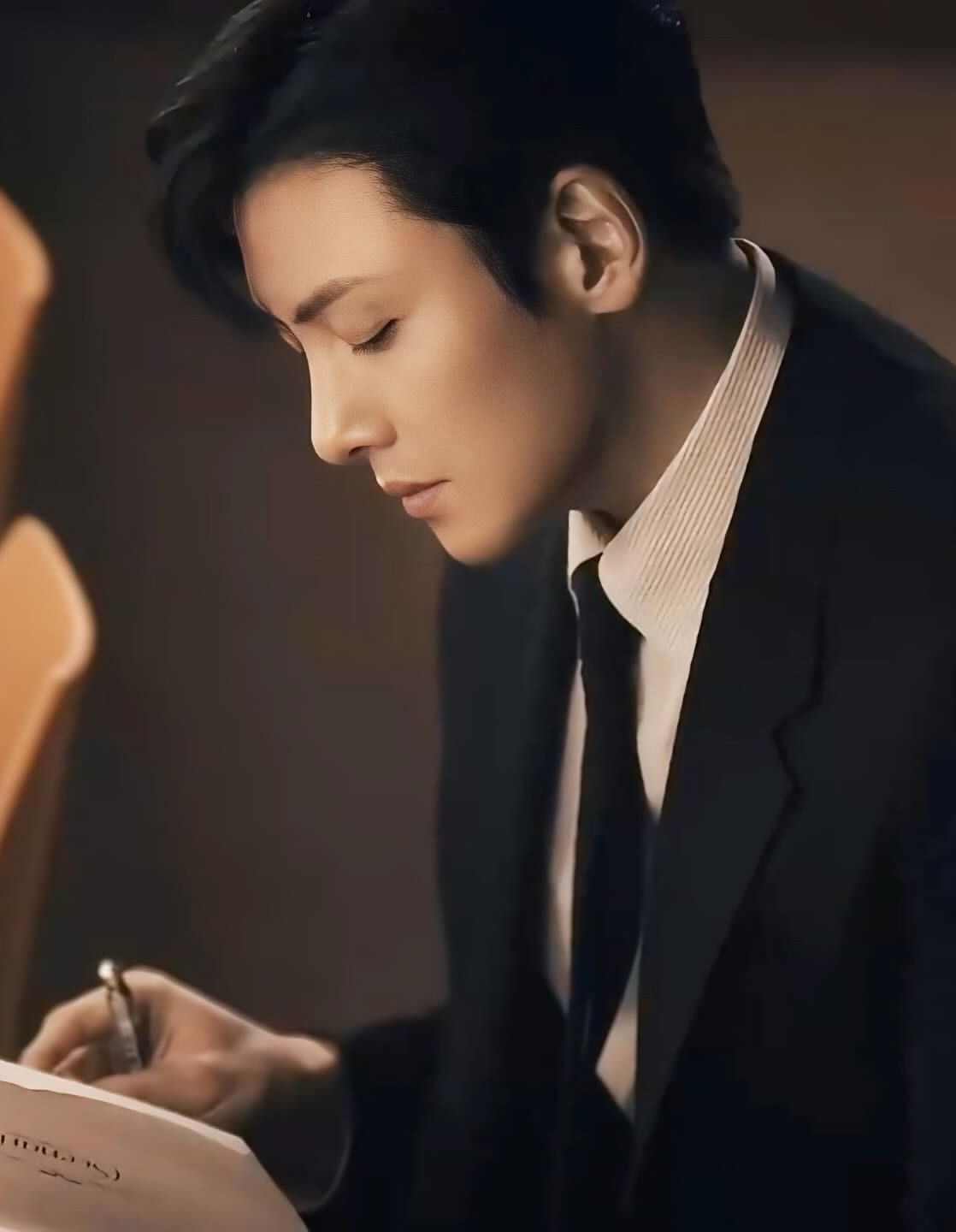 지창욱의 비하인드 컷