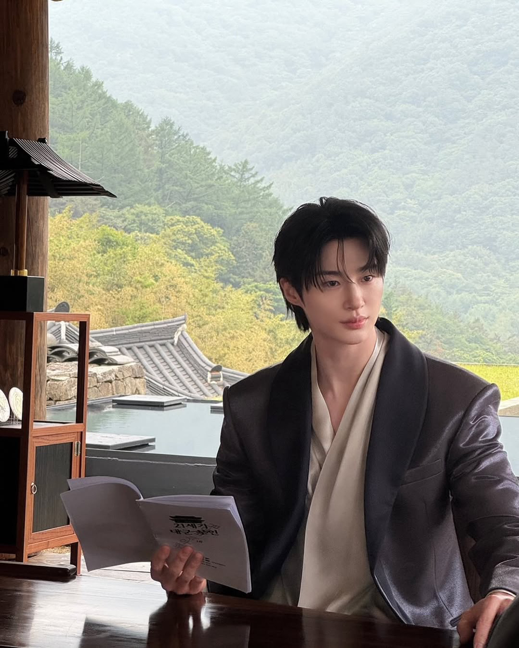 粉丝拍下的边佑锡瞬间