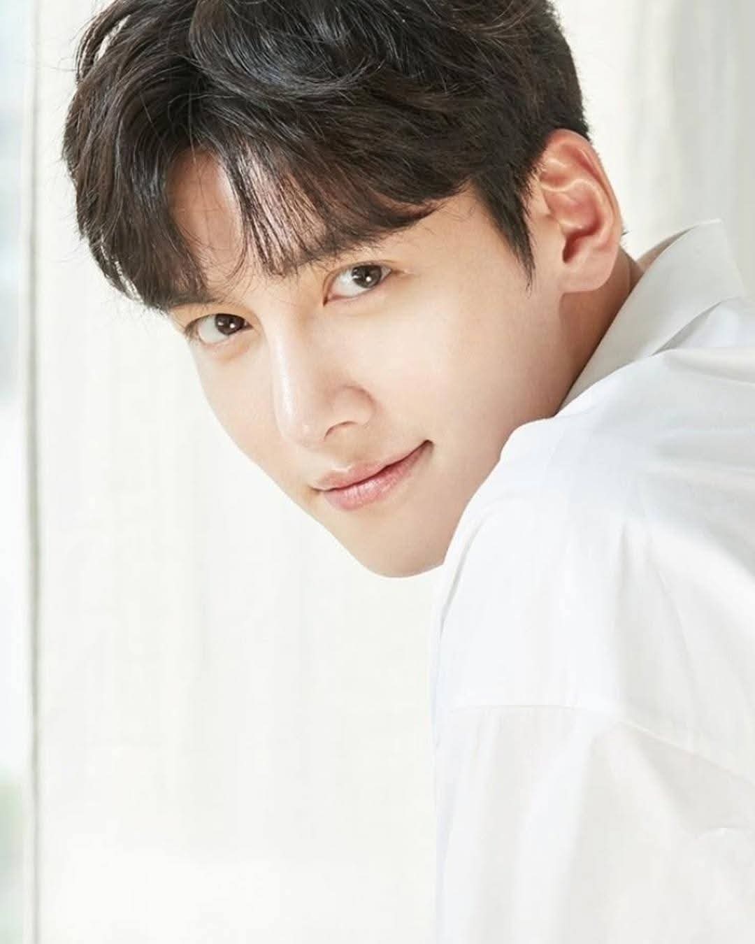 지창욱의 최신 사진