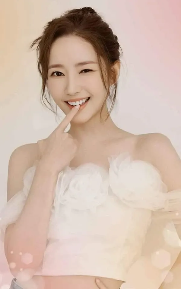 Recent activity shot of Park Minyoung