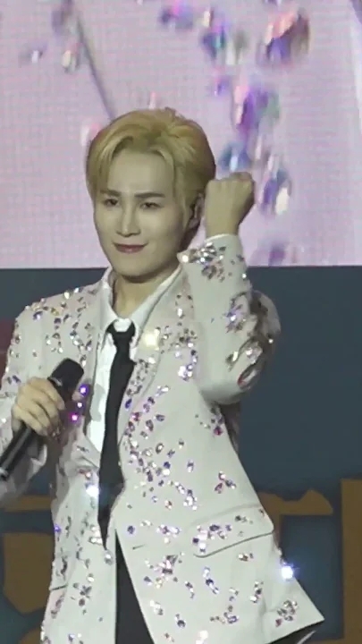 Cuplikan di balik layar dari Kim Heejae