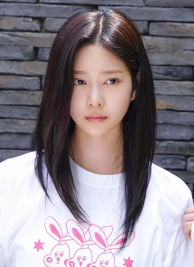 Recent activity shot of Kim Minju