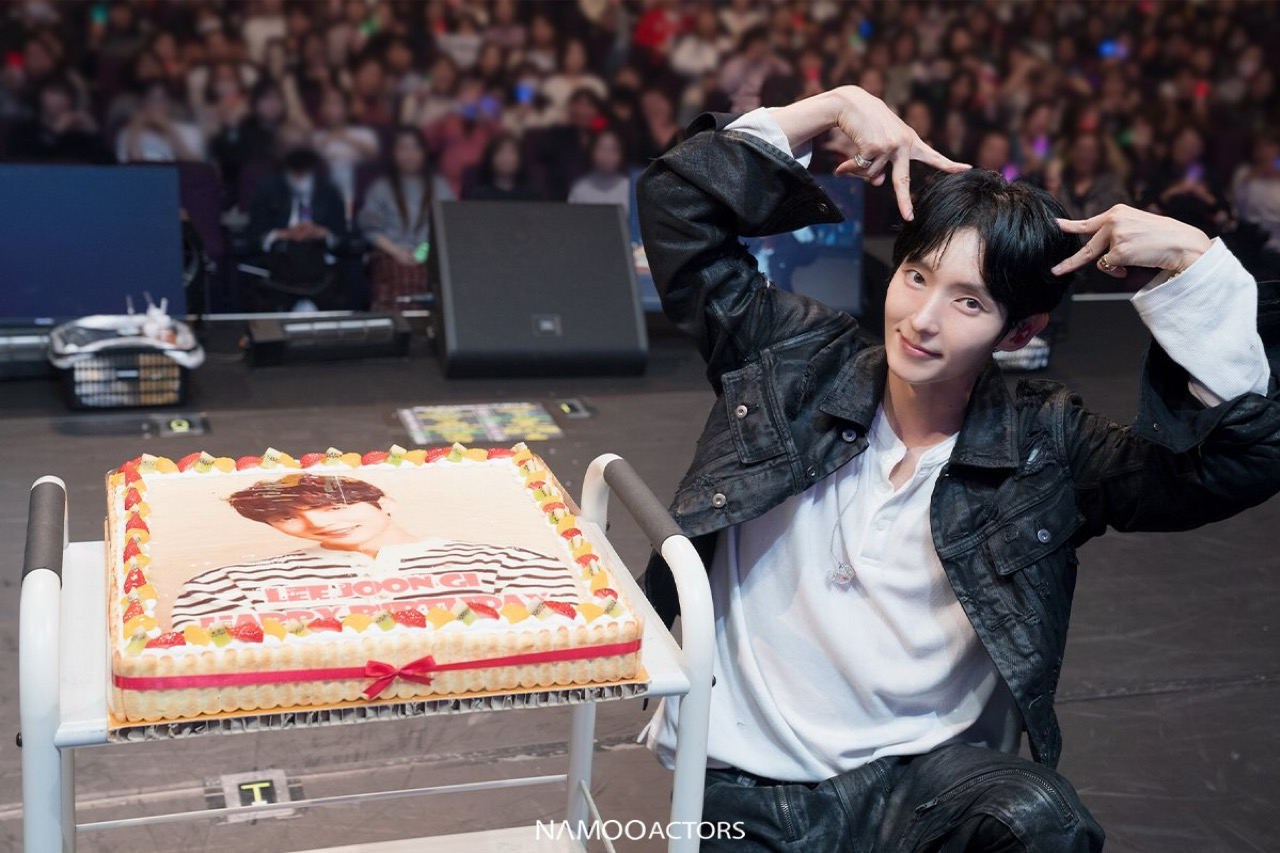 A moment captured by a fan of Lee Joongi