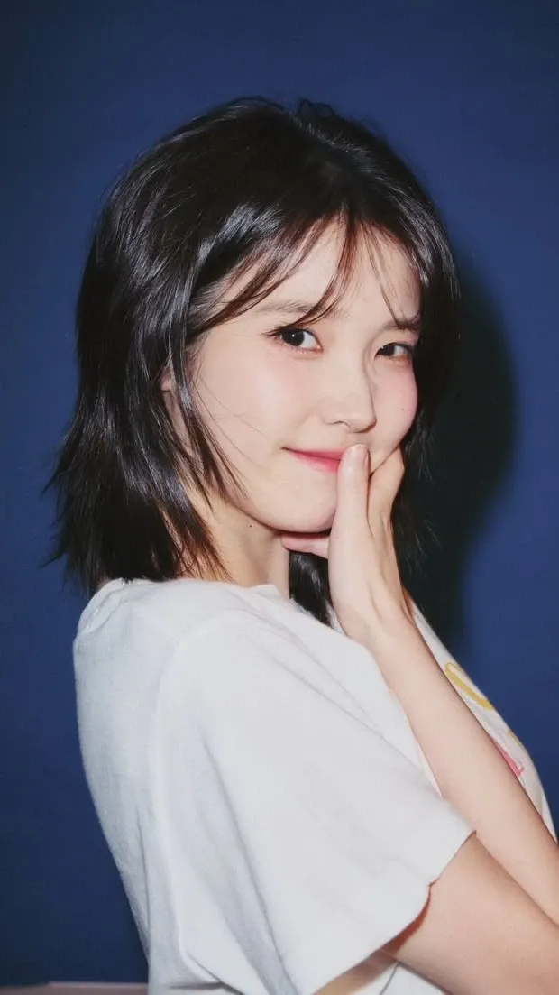 아이유 최근 활동샷
