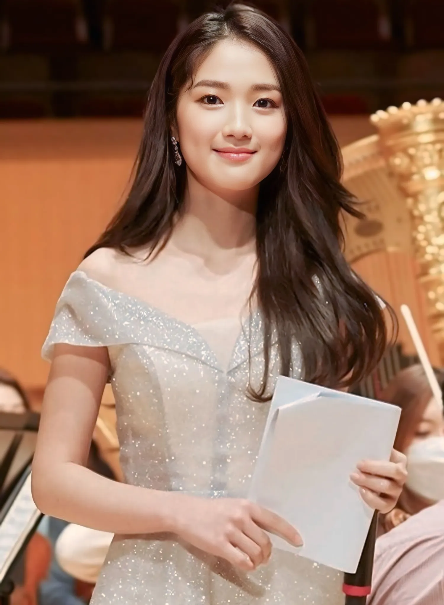 Recent activity shot of Kim Hyeyoon