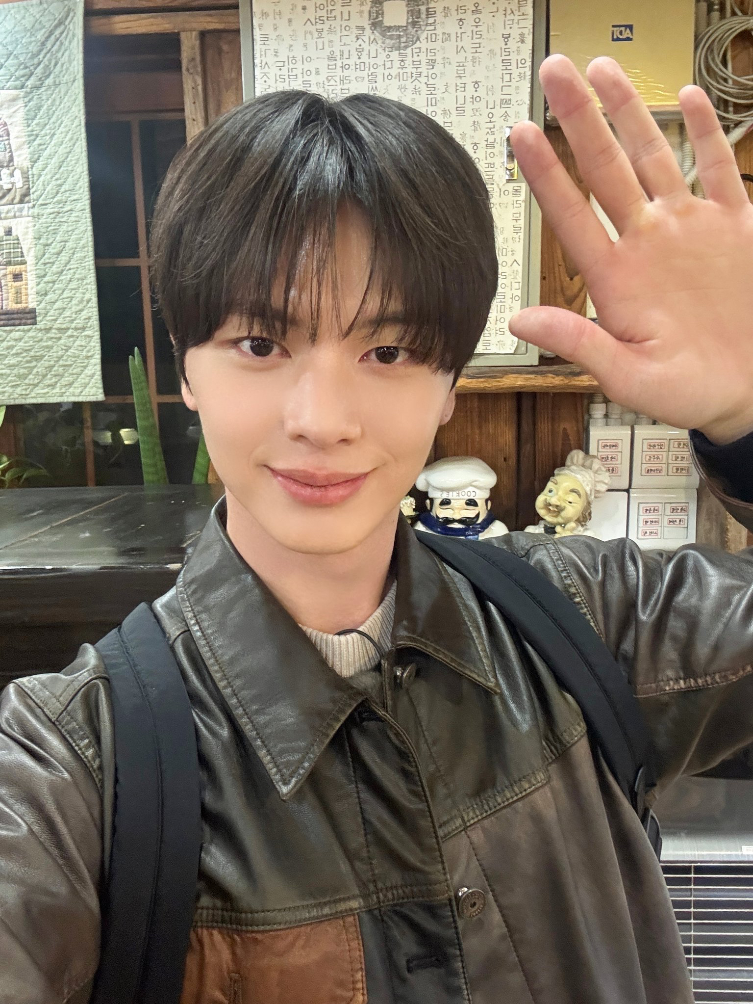 Latest photo of Yook Sungjae