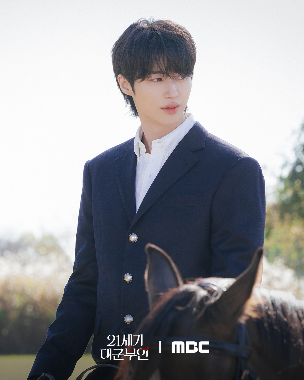 边佑锡的近期活动照