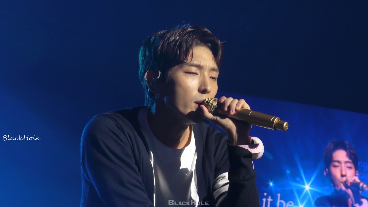 A moment captured by a fan of Lee Joongi