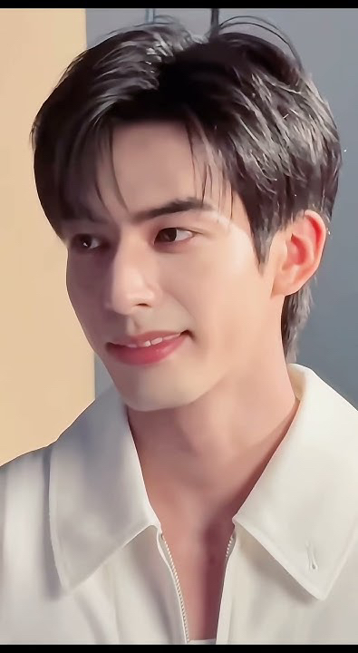 Behind-the-scenes cut of Song WeiLong