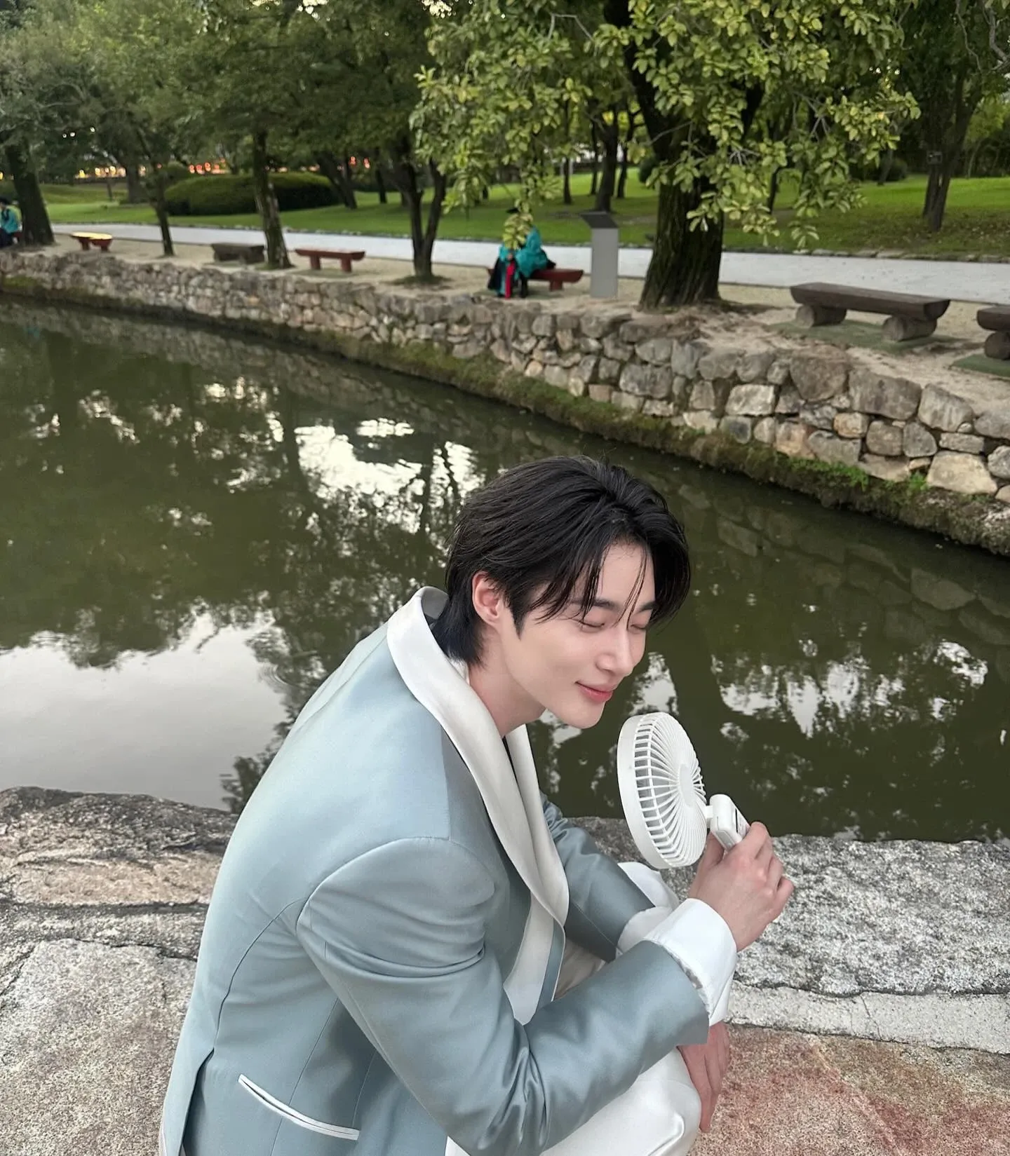 Behind-the-scenes cut of Byeon Wooseok