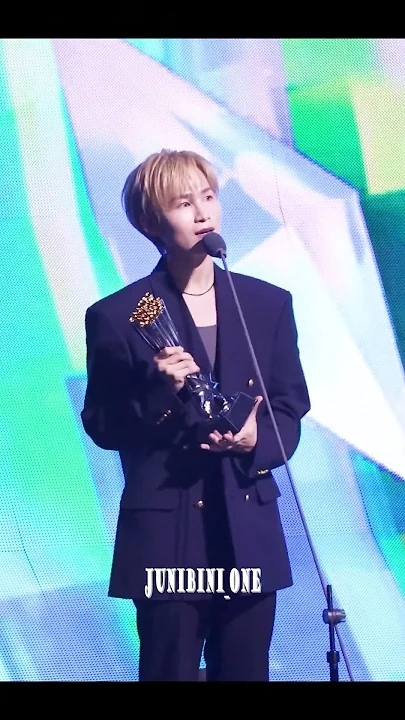 Behind-the-scenes cut of Kim Heejae