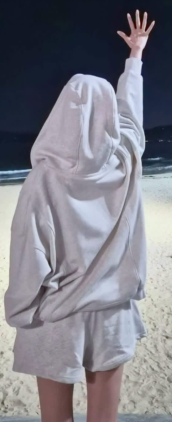 Behind-the-scenes cut of Park Minyoung