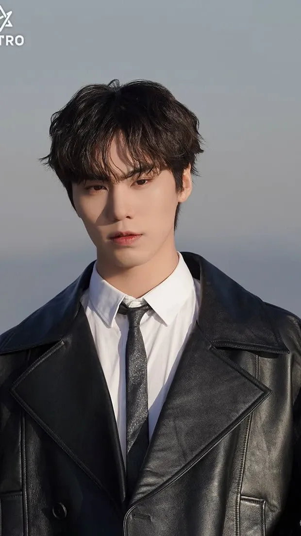 Recent activity shot of Cha Eunwoo