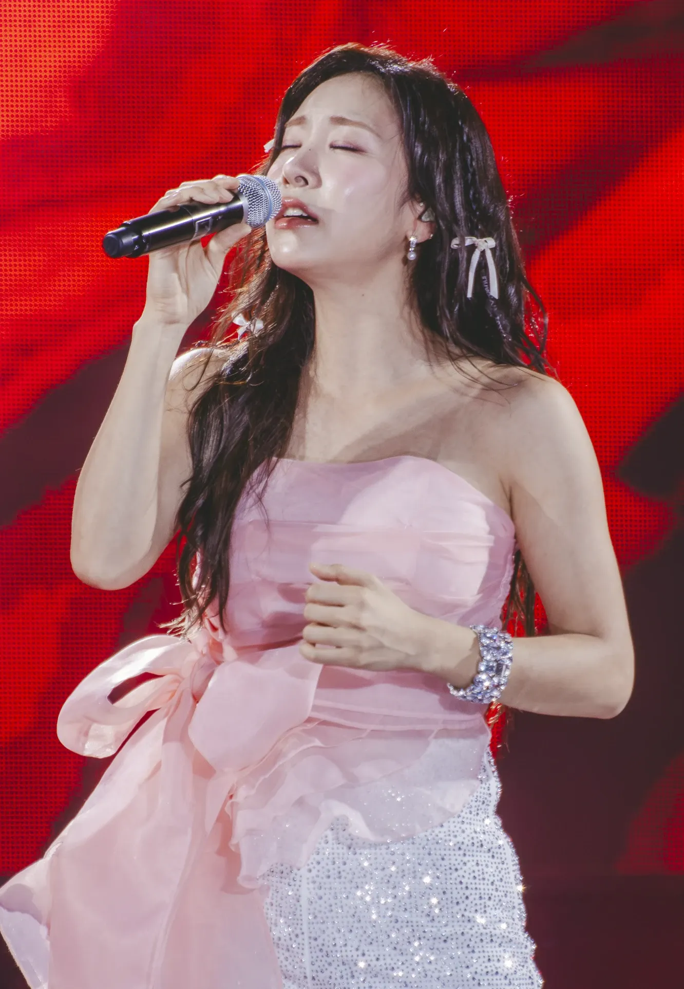 A moment captured by a fan of Huh Chanmi