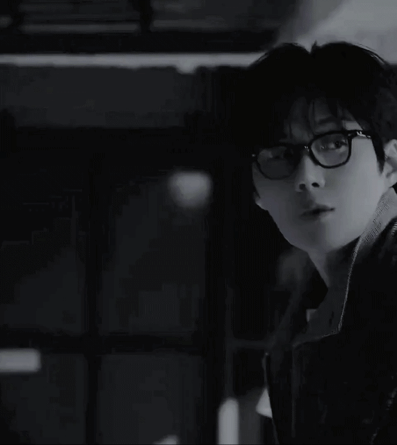 A moment captured by a fan of Kim Seonho