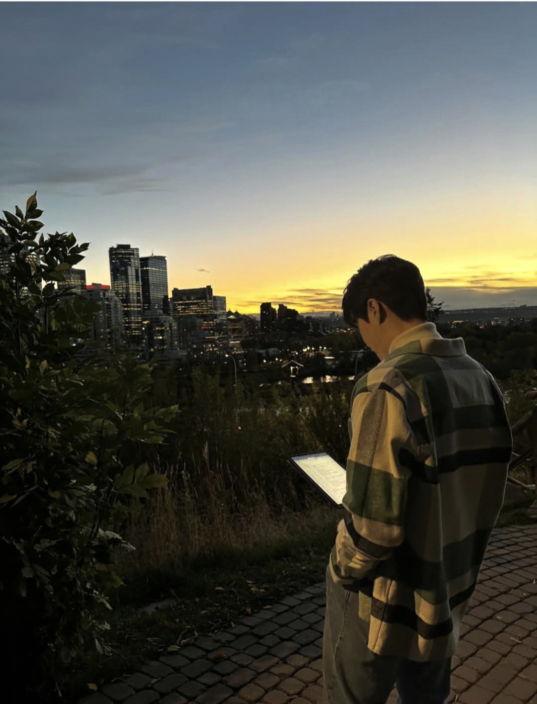 Behind-the-scenes cut of Kim Seonho