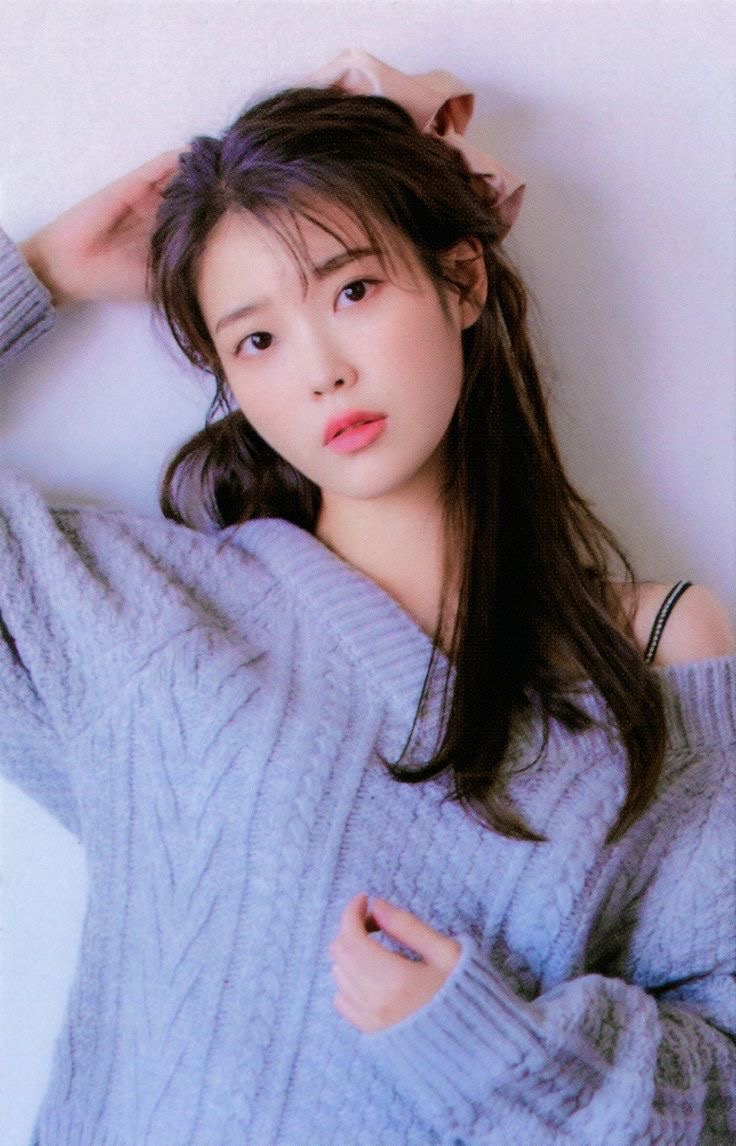 Behind-the-scenes cut of IU