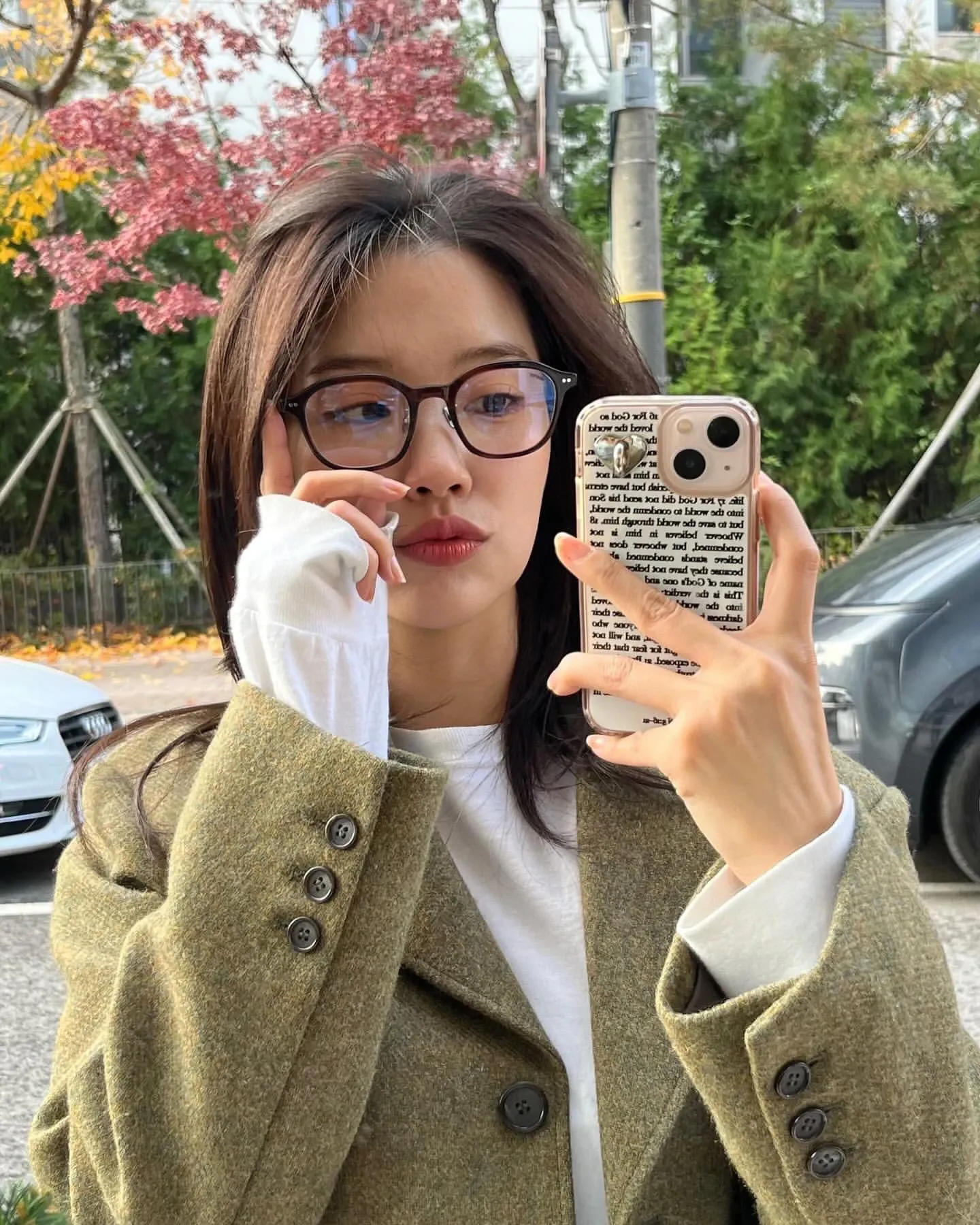 Latest photo of Yeonwoo