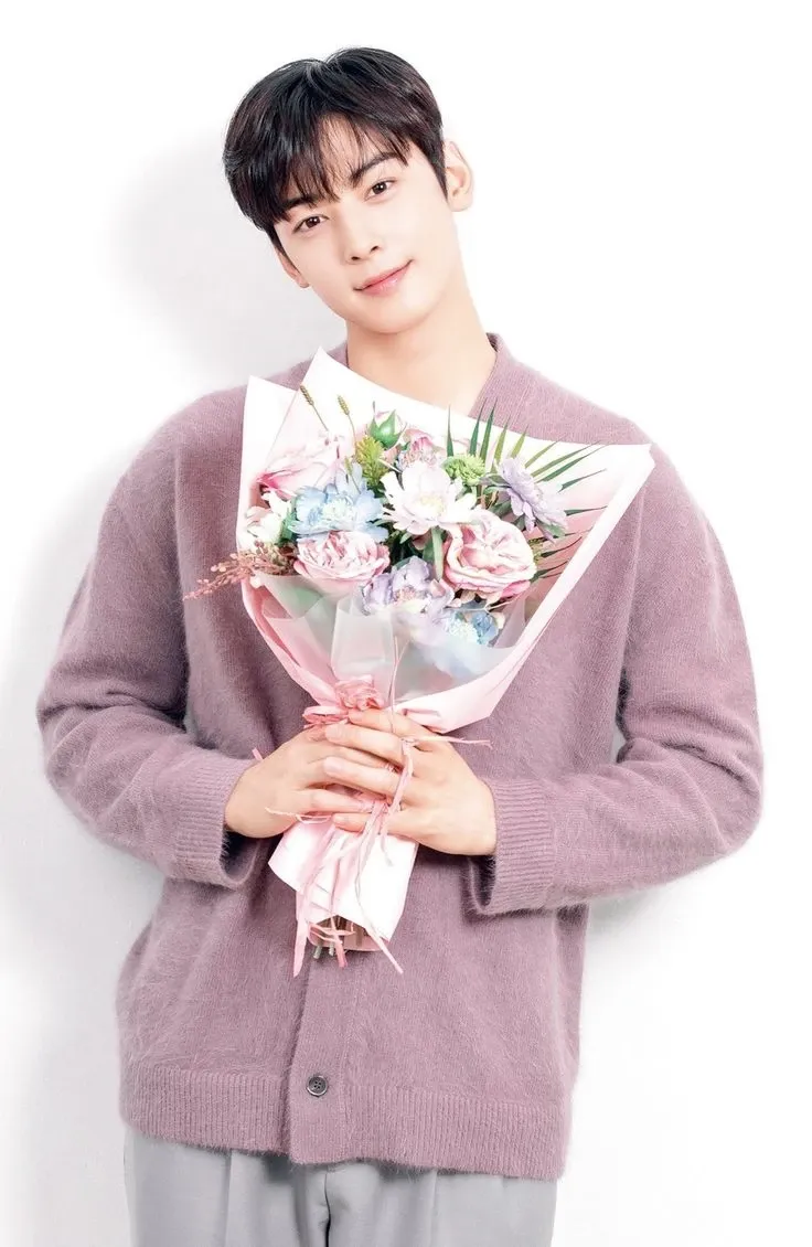 Latest photo of Cha Eunwoo
