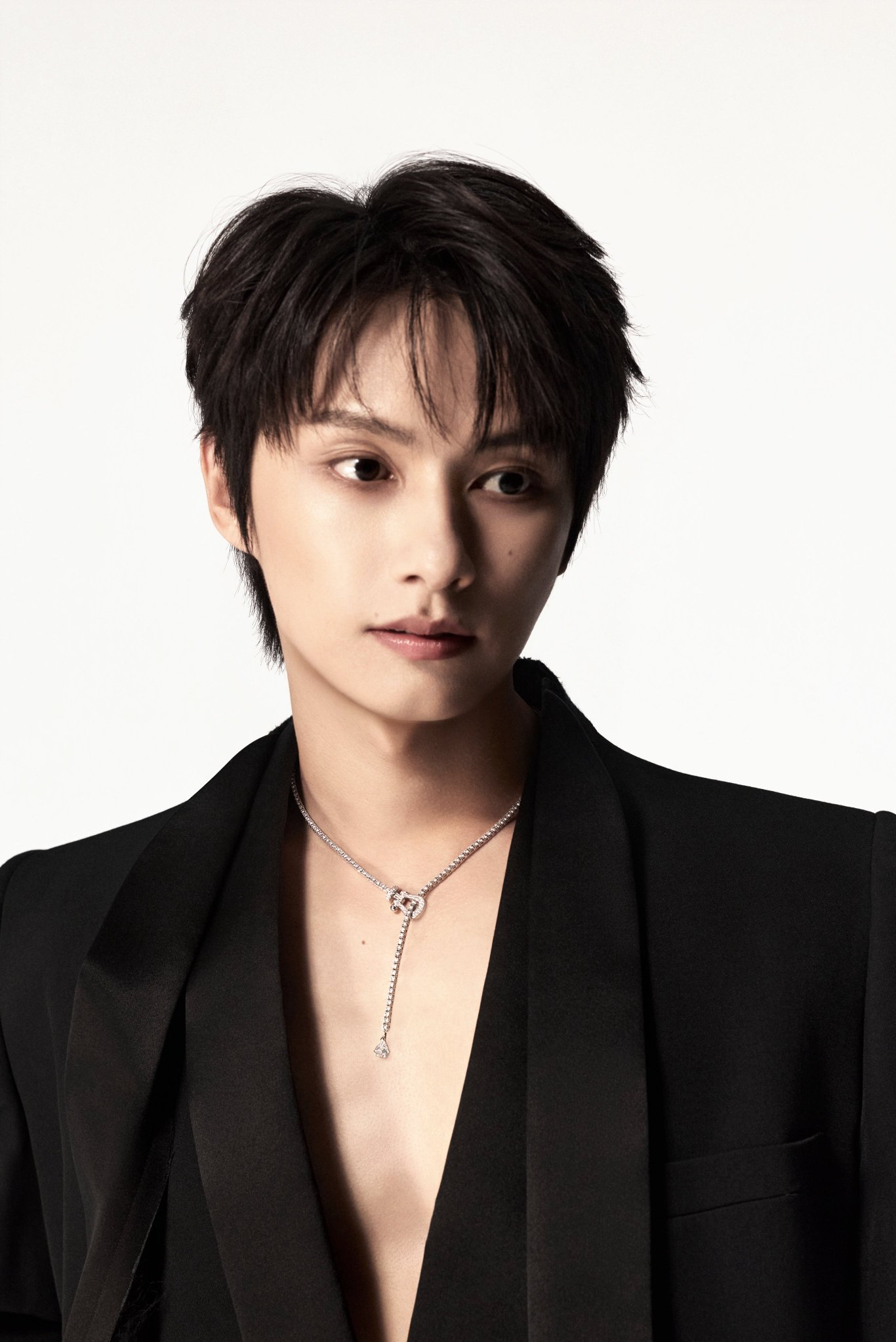 Behind-the-scenes cut of Wen Junhui