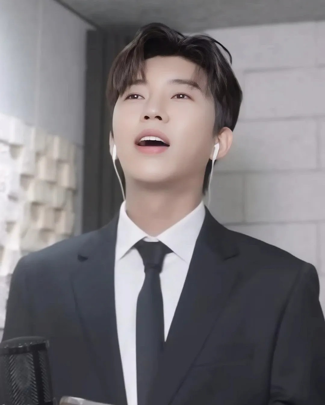 Foto kegiatan terbaru dari Lim Youngwoong